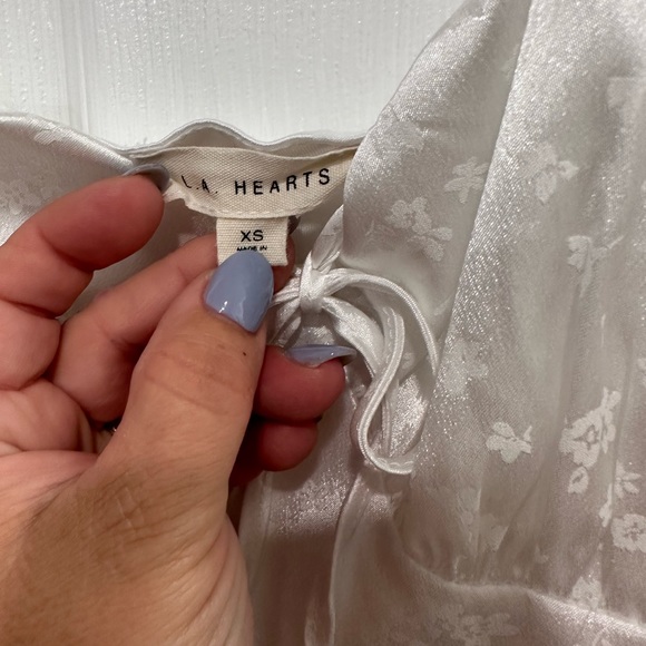 White - Picture 2 of 2